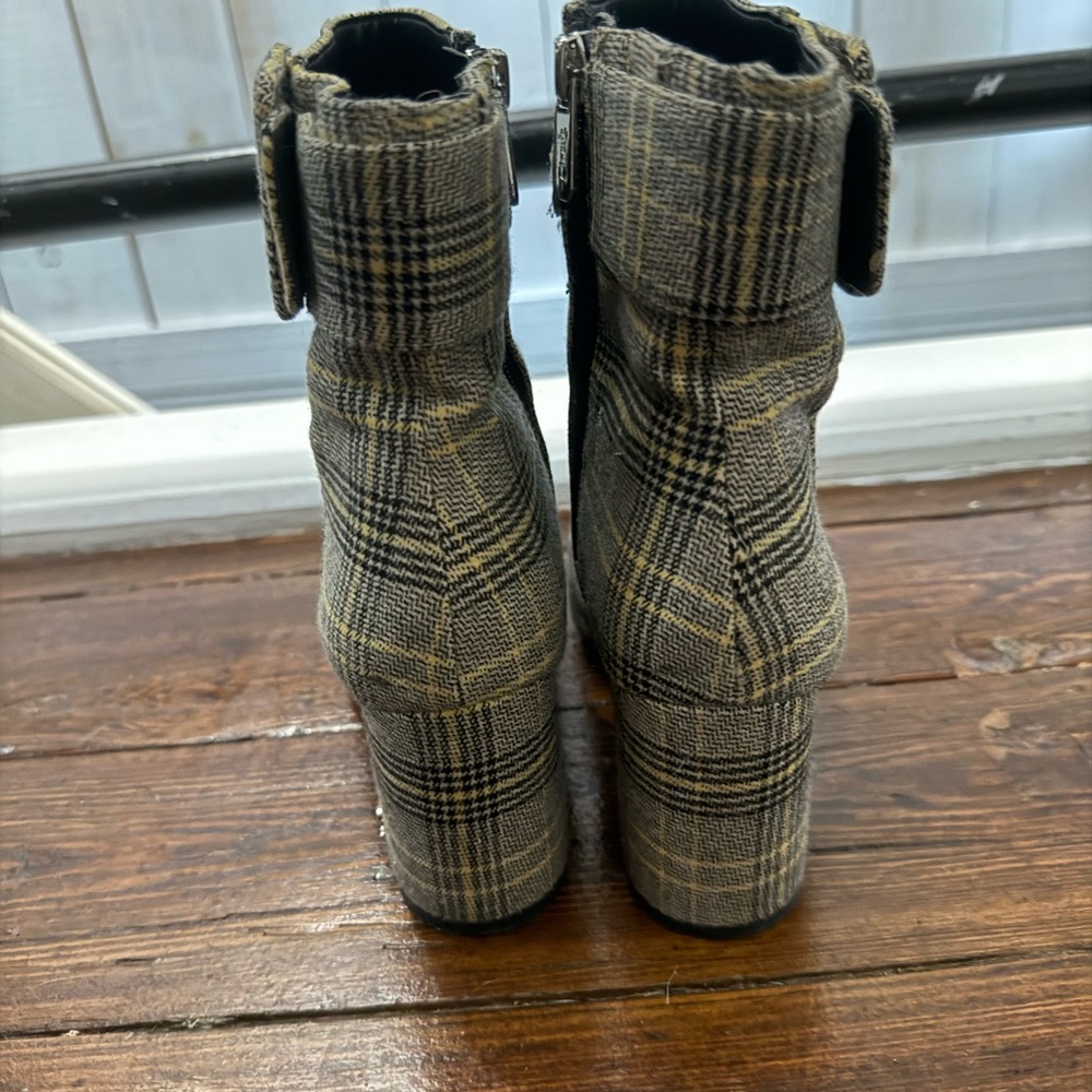 PLAID BOOTIES SIZE 6.5 (worn once) - Picture 5 of 5